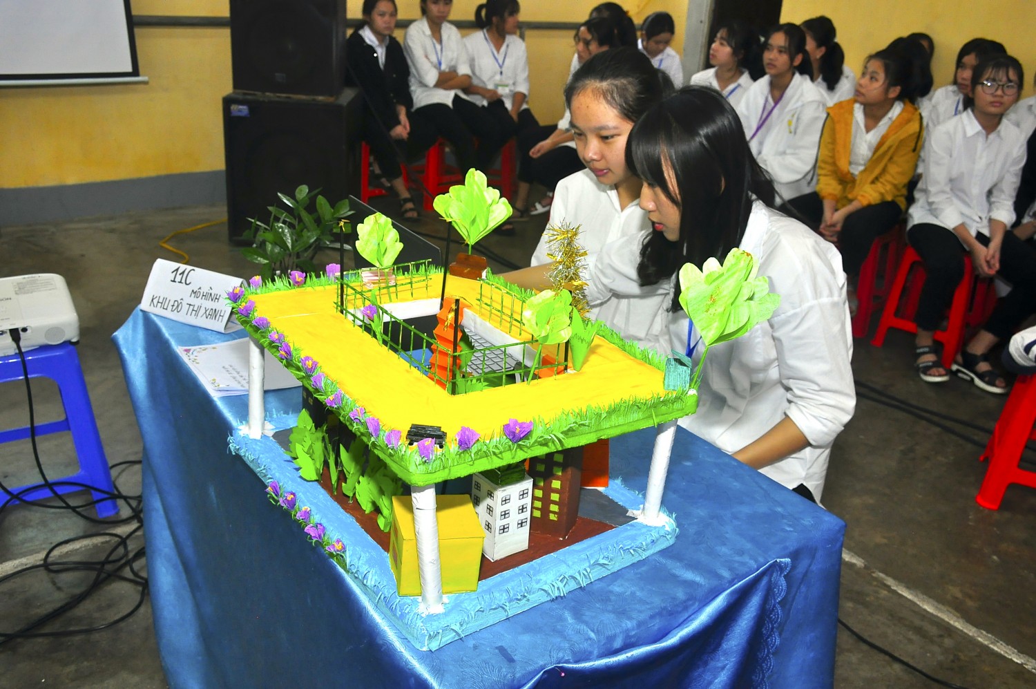 Mô hình thành phố xanh của tập thể 11C