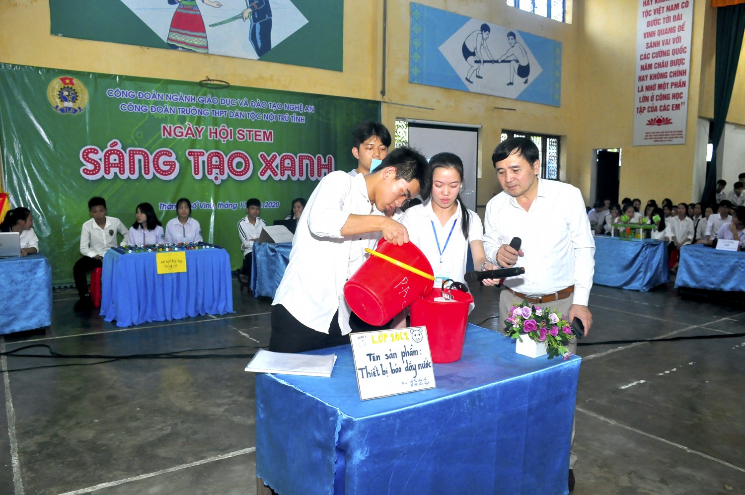 Hệ thống cảnh báo nước đầy đến từ chi đoàn 10C1